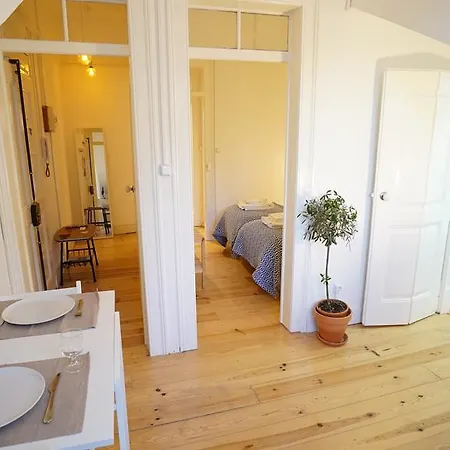 Mouraria Apartment *